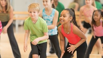 Salsa dansfit buiten! 6 t/m 9 jaar